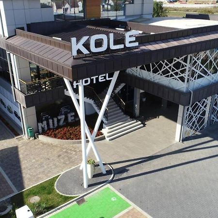 Hotel Kole Чачак Екстер'єр фото