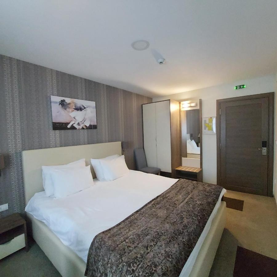 Hotel Kole Чачак Екстер'єр фото