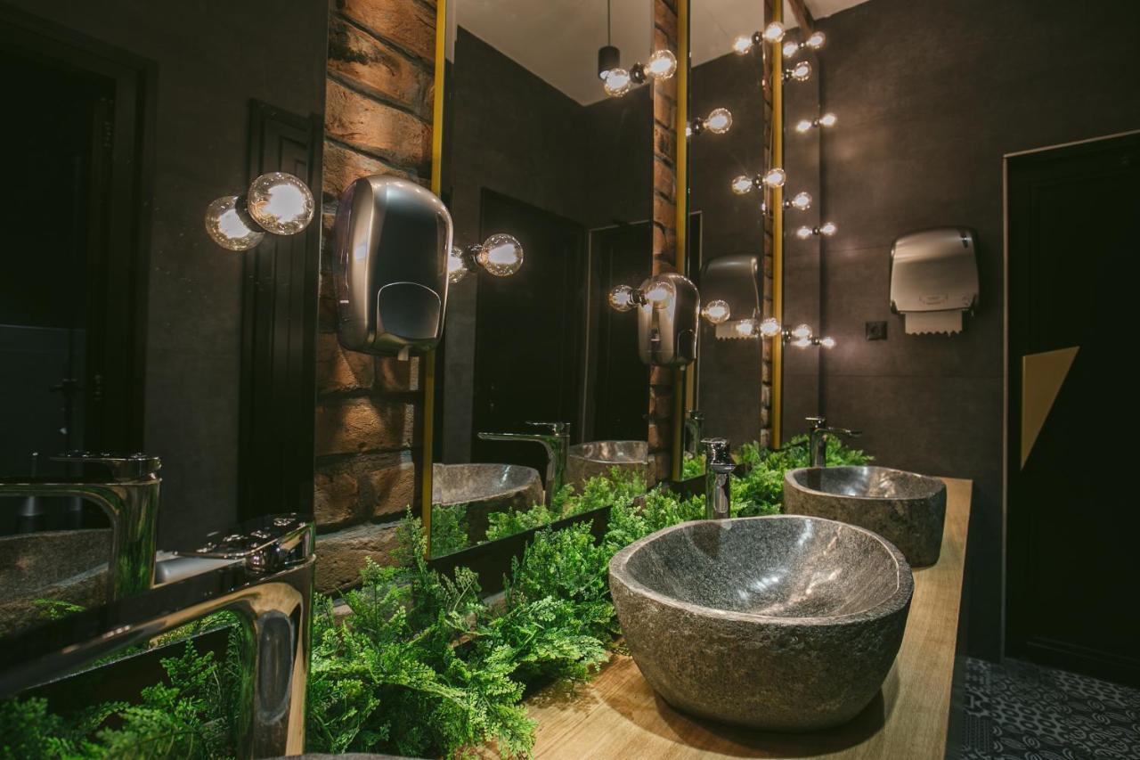 Hotel Kole Чачак Екстер'єр фото